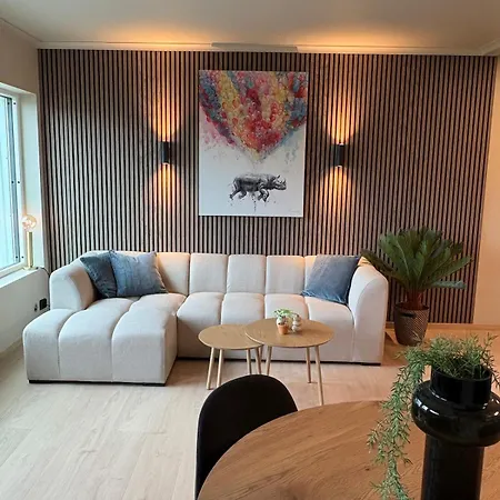 Newly Renovated 4br - Free Parking -